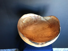 2020 - 20-11-60 - Live Edge Aspen Fruit Bowl