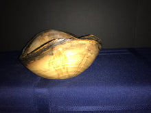 19-04-020 - Bark On Live Edge Aspen