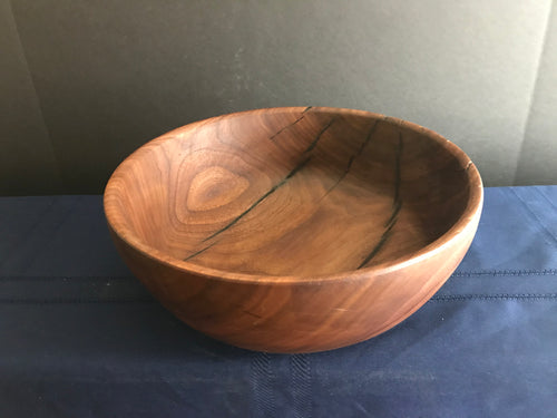 19-11-131  -  Medium Walnut Salad Bowl